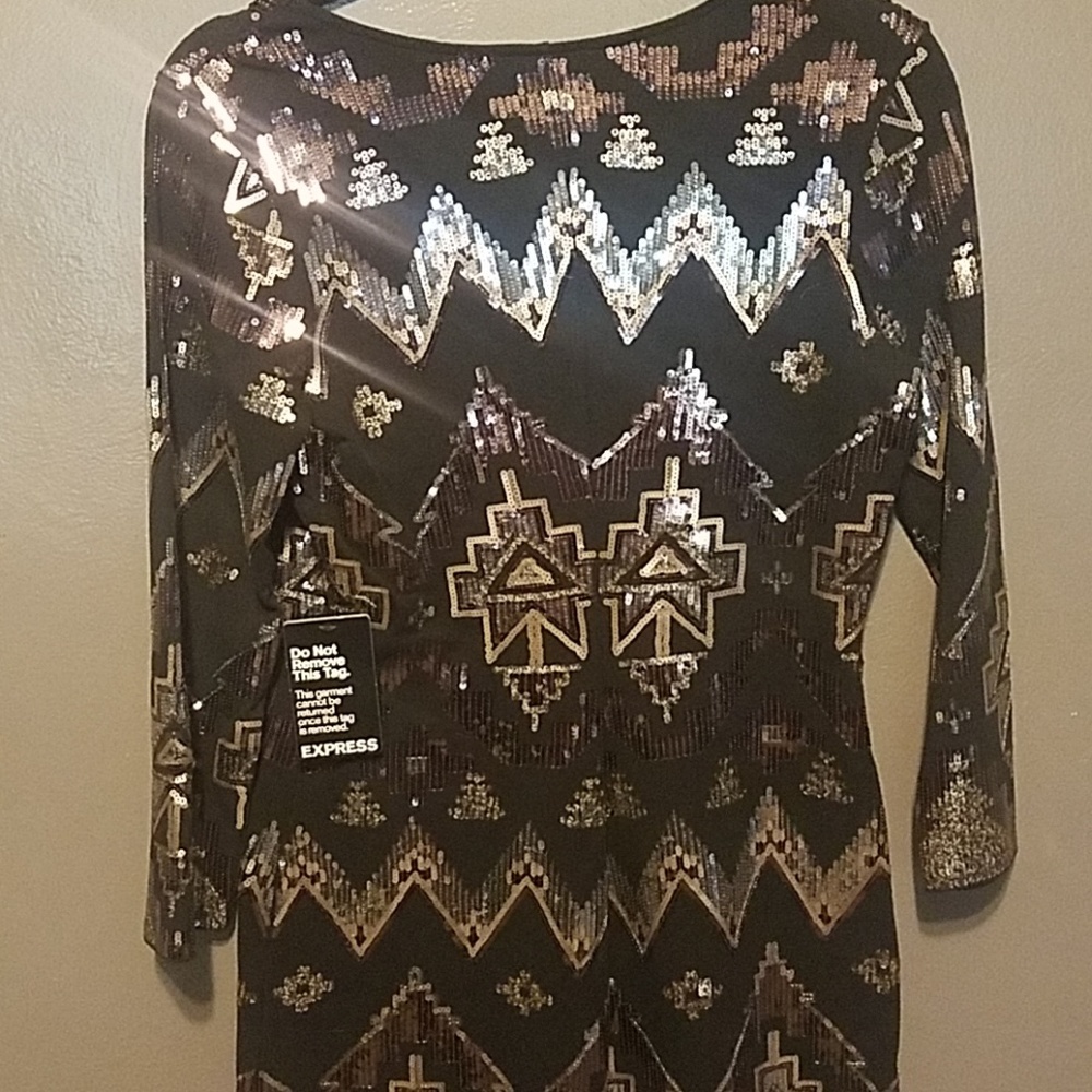 Express dress - Picture 3 of 3